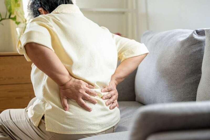 Mal au dos séniors chiropracteur lombaires science